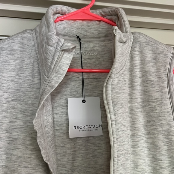 Thread and Supply Echo Vest - Picture 3 of 4